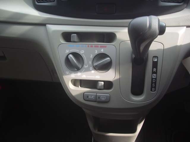 インパネシフト・エアコンスイッチ