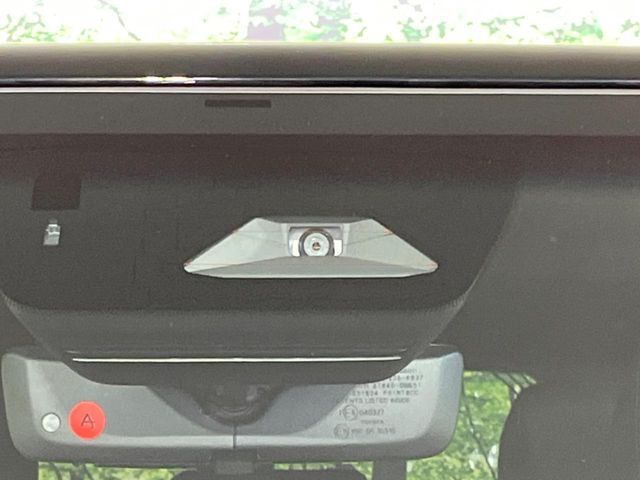 【トヨタセーフティセンス】走行中に前方の車両等を認識し、衝突しそうな時は警報とブレーキで衝突回避と被害軽減をアシスト。より安全にドライブをお楽しみいただけます。