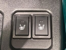 【シートヒーター】寒い日に重宝するシートヒーター！エアコンより早く温まってくれるので寒がりの人も安心ですね♪エアコンの温風は乾燥するから苦手、という方にもをおすすめです。