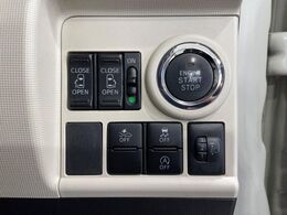 【両側パワースライドドア】スマートキーや運転席のスイッチで後席両側スライドドアの開閉が可能♪電動だから力を入れてドアを開ける必要が無く、小さなお子様でも簡単に開け閉めでき快適です♪