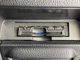 【ETC】有料道路を利用する際に料金所で停止することなく通過できる、ETC車載器（ノンストップ自動料金収受システム機器）が装備されています。セットアップを行うことで利用可能になります。