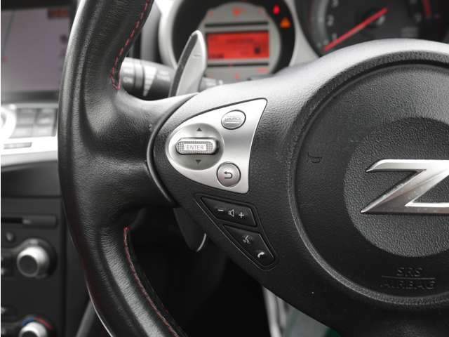 ステアリングスイッチ搭載☆音量調整など様々な面でサポートしてくれます♪