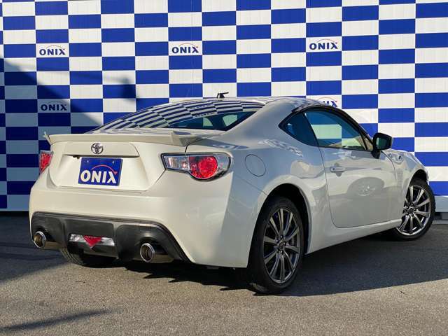 当店では在庫台数常時80台展示！【フラット7】【KeePer】併設店のオニキス郡山北店へ新車、中古車の販売、リースをはじめ高価買取、コーティング、車検、ロードサービス、各種ローン、各種修理等承っております