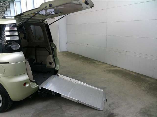 車いす仕様なので、スロープ付いています！