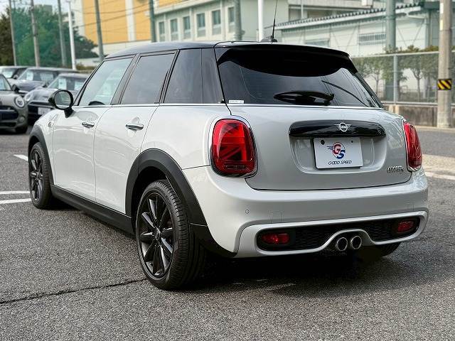 下取り車の今お乗りのお車も高く買い取らせて頂きます。軽自動車から輸入車まで高価査定をしております。