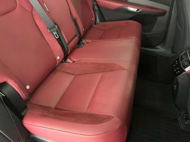 カーセンサーを見て電話しましたとお伝え下さい。078-261-1261までお気軽にお電話下さい。全国納車可能です。納車方法に関してもお気軽にご相談ください。
