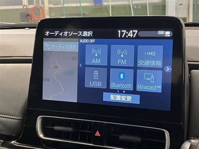 純正ナビを装備。タッチパネル式で使いやすく、お出かけもラクラクです。