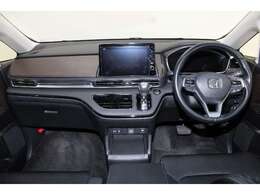 視界と視認性に優れたインパネ廻りに統一感の有るデザインで全体をスッキリと、スイッチ類は見やすく分かりやすいレイアウトに！