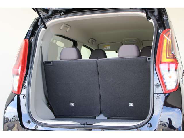 広さと使い勝手が気になるラゲッジスペースはこちら。