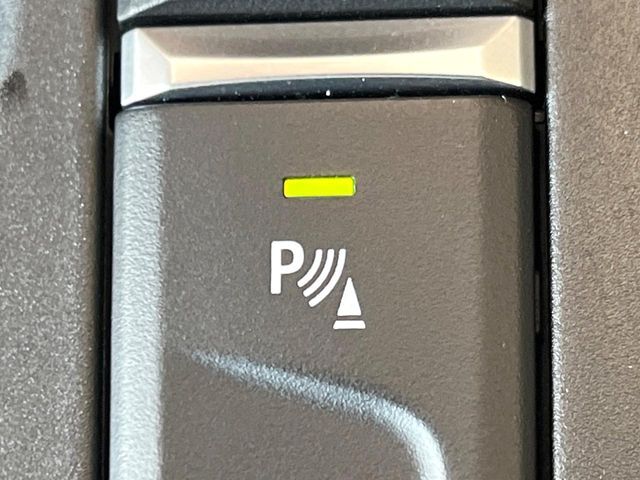 【クリアランスソナー】バンパーに付いたセンサーが障害物を検知！一定の距離に近づくとアラートで教えてくれます♪狭い駐車スペースや車庫入れ時も安心ですね☆