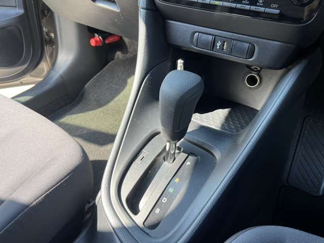 中古車をご購入するにあたって安心なアフターサービス。全国の正規ディーラー様にて保証修理が可能となるグレードアップ保証。詳しくはスタッフまで！！