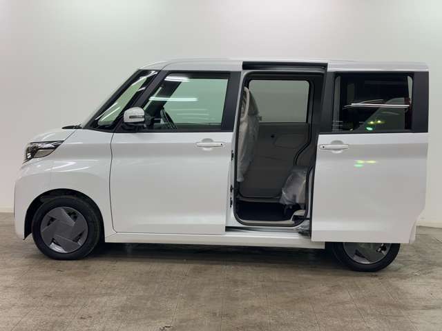 当店は16号線沿いにあります。「軽」未使用車専門店と書かれている赤色の看板が目印です。