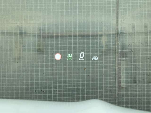 ◆HUD搭載スピードなどの、インフォメーションが目の前に表示されることで。視線移動もなく情報が安全に読み取れる機能は非常にいいですね♪