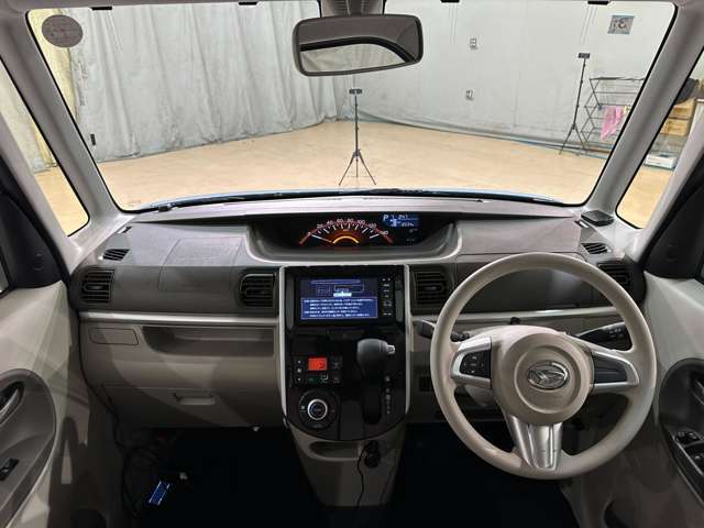 入庫時はスタッフが丁寧に洗車♪ご納車前には更にもう一度仕上げを行います♪オプションでプロによる内装クリーニングや大人気のボディーコーティング、鈑金修理なども格安で承ります。