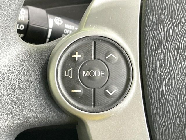 【ステアリングスイッチ】運転中、前方から目線をそらすことなく、オーディオ等の操作が可能な便利機能！安心＆快適なドライブを演出してくれます♪
