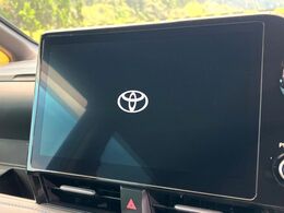 【10.5インチ　ディスプレイオーディオ】大画面のディスプレイはAppleCarPlayやAndroidAutoが利用可能。大きな画面でスマホナビアプリ等が利用いただけます♪