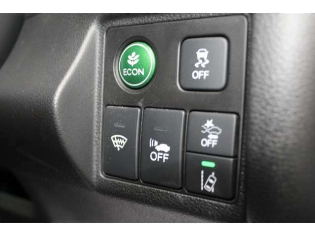 E-CONスイッチ切替で省エネモード♪★衝突軽減ブレーキ〈CMBS〉＆路外逸脱抑制機能で安心・快適な運転を支援します。