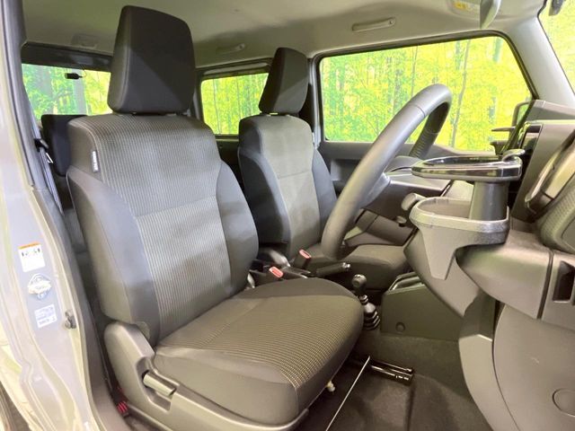 運転席シート廻りは使用感も少なく、良好な状態となっています。丁寧に使われていたことがよくわかりますね。