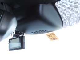 お車をお探しのお客様、ご購入までの流れや疑問点など一つ一つ丁寧にご説明させていただきます。　お客様にご納得頂ける一台を一緒にお探しさせて頂ますので、当店へ是非どうぞ！