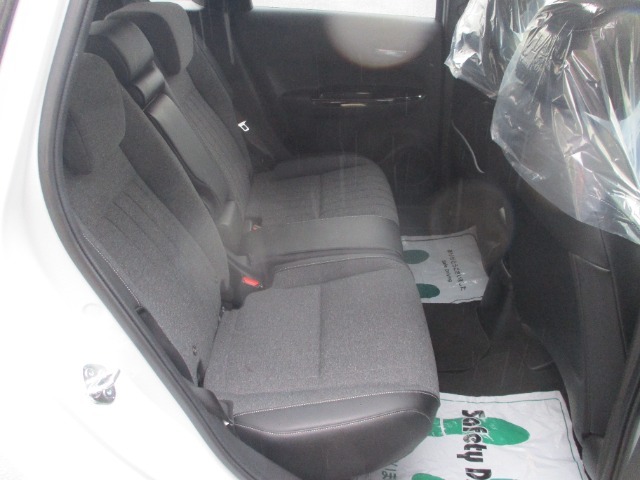 後席シートもゆったりすわれます♪