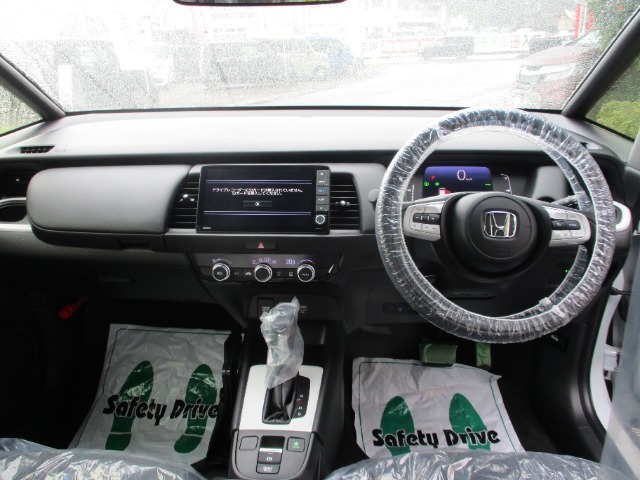 在庫専門業者によるルームクリーニング済ですので室内とエンジンルームがピカピカ★