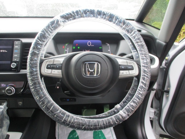 握りやすい大きなハンドルで運転しやすいです♪