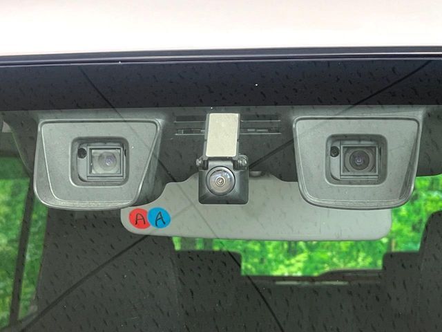 【スズキ　セーフティサポート】走行中に前方の車両等を認識し、衝突しそうな時は警報とブレーキで衝突回避と被害軽減をアシスト。より安全にドライブをお楽しみいただけます。