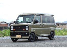 ちょっとキュート？　ちょっぴりダーク？見る人の世界で大きく印象が変わるフェイスチェンジキット。