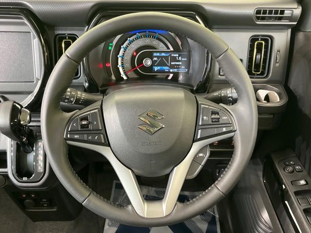 【純正革巻きステアリング】上質な革を使用することで、手にしっかり馴染みとても運転しやすいハンドルです♪