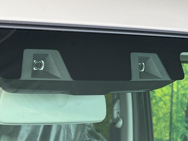 【スズキ　セーフティサポート】走行中に前方の車両等を認識し、衝突しそうな時は警報とブレーキで衝突回避と被害軽減をアシスト。より安全にドライブをお楽しみいただけます。