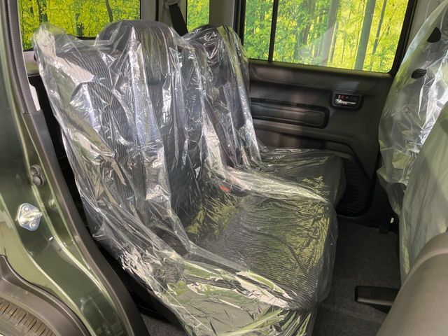 高品質なオリジナルフロアマットもオプションにてご用意しております。お好きなデザインやカラーをお車に合わせて選んでいただくことができます♪