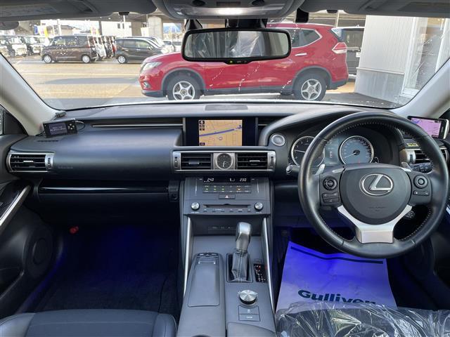 【インパネ全体】全方位で視界が広く、高い目線で運転もしやすいです！