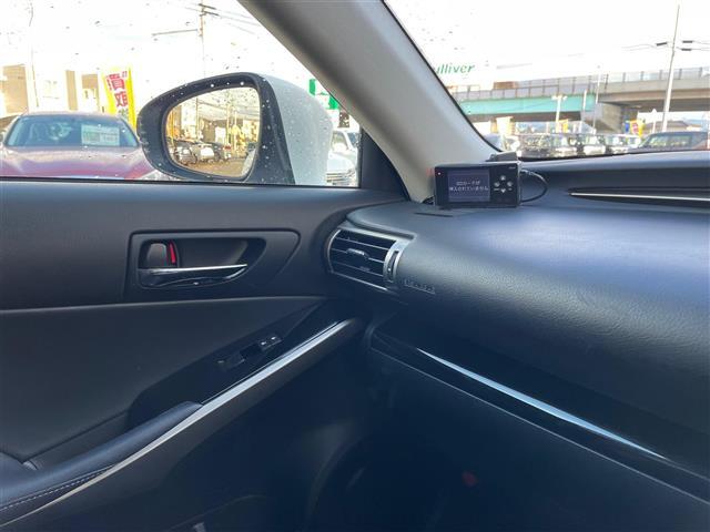 【窓操作部】軽い力で、窓を開けたり閉めたりすることができます！掲載箇所以外にご希望の写真がございましたら、お気軽にお問い合わせ下さい！メールや郵送でお送りさせていただきます。