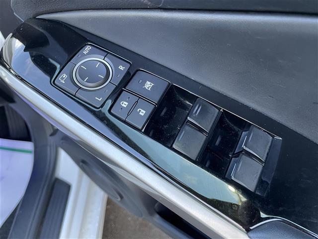 【窓操作部】軽い力で、窓を開けたり閉めたりすることができます！掲載箇所以外にご希望の写真がございましたら、お気軽にお問い合わせ下さい！メールや郵送でお送りさせていただきます。