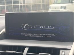 【10.3インチワイドナビ】高級感とインパクトのある大型ワイドナビを装備。各種オーディオ操作はもちろん、横長ワイド画面でのマップ2分割表示など、利便性も高いナビです♪