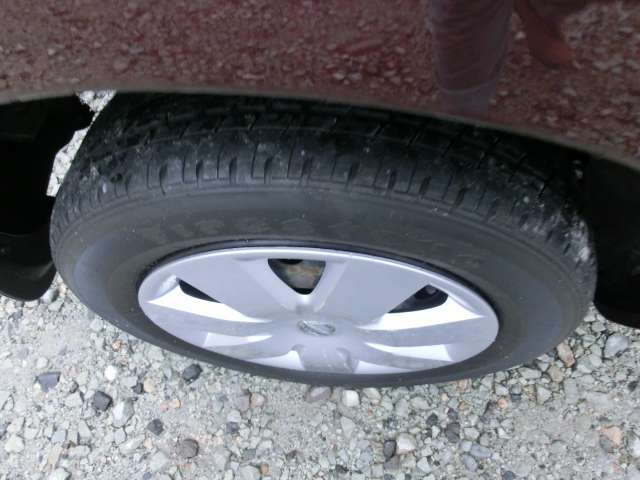 ドライブレコーダー3万円。フロントカメラもリヤカメラもあります、運転時に前後両方も同時記録できます。あおり運転にあっても心配しない、車をバックする時も後方見えて安心です。