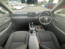 こちらインパネ全体の写真になります。納車はおおむね2週間程度（必要書類の状況により）で行っております。人気の車両になりますので、お早目のご検討をおすすめします。当店自慢の一台です！