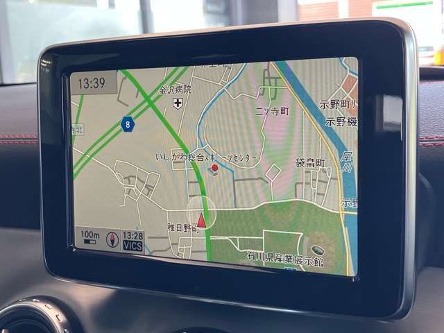 【地デジナビ】　　地デジナビが装備されており、DVD再生、Bluetoothなど幅広いメディアに対応しております♪目的地にも迷わず行けます♪