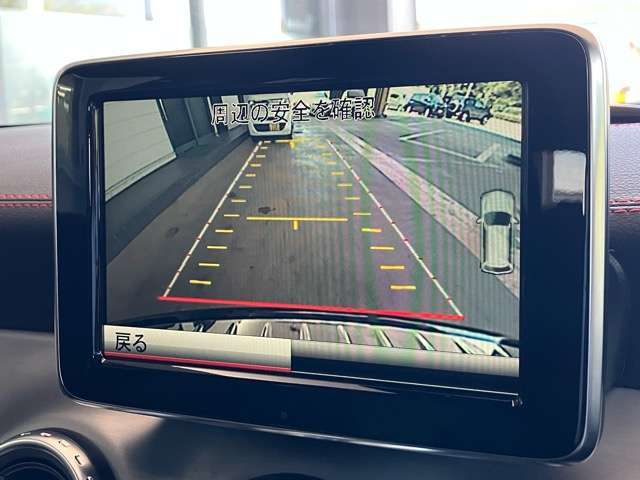 【バックカメラ】　　運転が苦手な方も安心して駐車することができます♪安全性もいいです♪