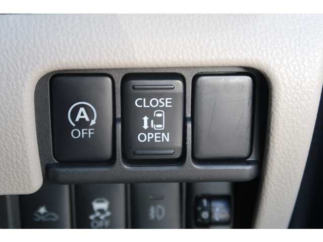 アイドリングストップスイッチ　助手席側電動スライドドアスイッチ