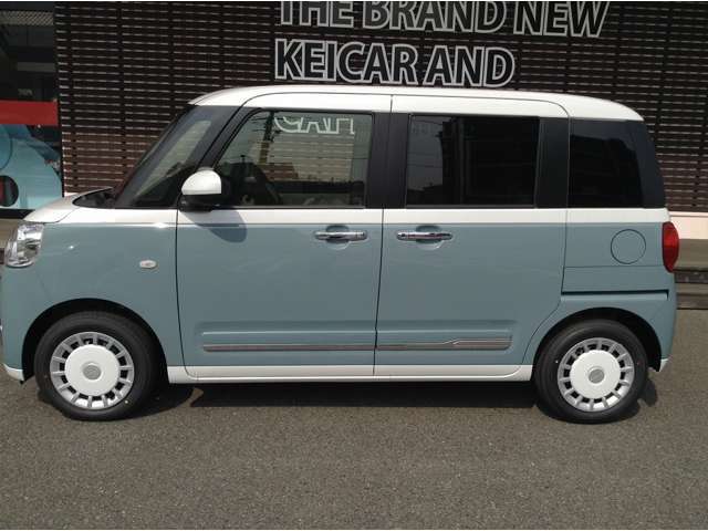 ケイカフェグループの在庫はなんと1500台以上。人気の届出済未使用車がオールメーカー豊富に揃って安心して選べます！本格的なカフェを併設した新しいコンセプトのお店です。