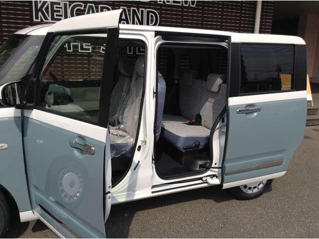 スライドドアで乗降りもらくらくです！