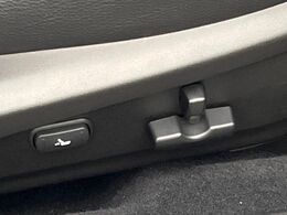 【パワーシート】スイッチ一つで簡単にシートの微調整が可能！電動だから力もいりません！快適なシートポジションにセットして、快適なドライブをお楽しみください。