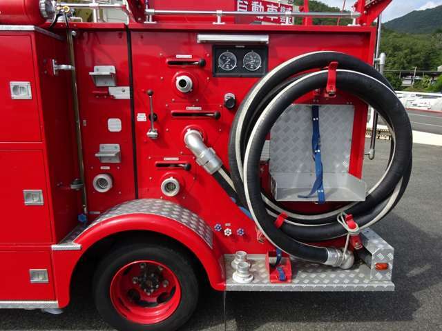 ★日本機械工業製/水槽付消防ポンプ自動車　※製造番号：99053　※製造年：1999年9月(平成11年)　※水槽容量：【900L(0.9KL)】