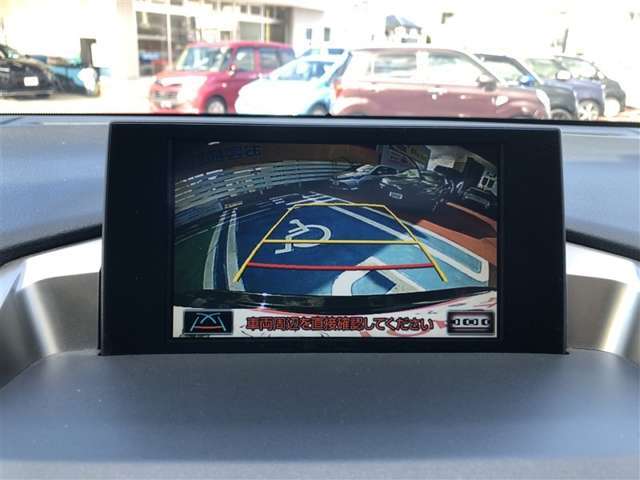 バックモニター装備！車庫入れやバック駐車の苦手な方の強い味方！バックモニターがあれば、もう心配はいりません。