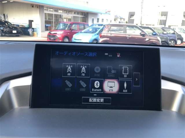 Bluetooth（ブルートゥース）接続機能付き。スマートフォンなどからお気に入りの音楽をワイヤレス再生できます。ドライブがさらに楽しくなりますね。