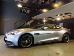 ONE-77の力強いサイドラインを継承したサイドプロポーション