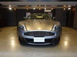 VHプラットフォームの剛性と軽量カーボンでの組み合わせで製作されました