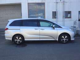 すべての車に外装のコーティングと各種ルームクリーニングを施工いたします！外装も内装も愛車はいつもピカピカキレイが気持ちいいですね♪