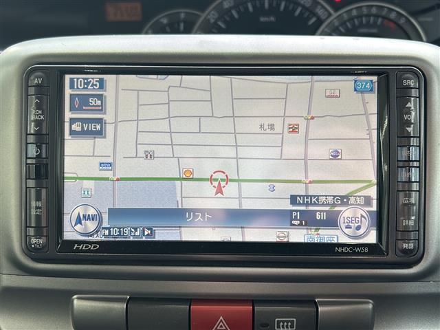 こちらオーディオ周りの写真になります。動作確認済みです。詳しい機能に関しましては装備欄を確認ください。車によっては多機能なナビなど、充実したオーディオがついている車両もあります。